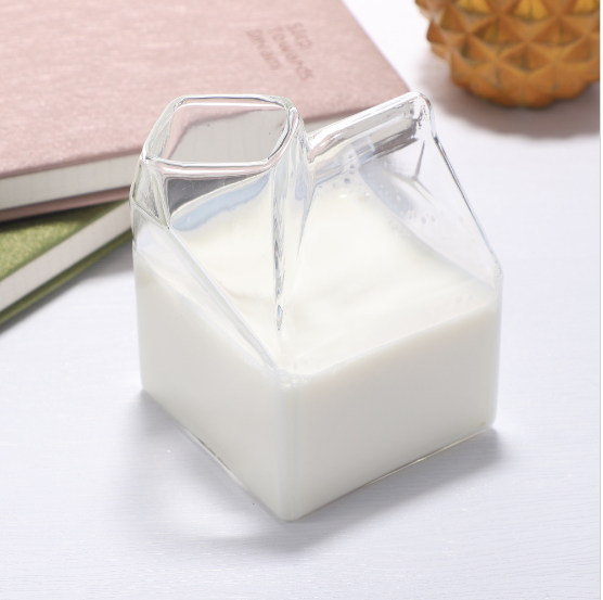 เครื่องดื่มที่สวยที่สุดที่ทำจากถ้วยแก้วโปร่งใส