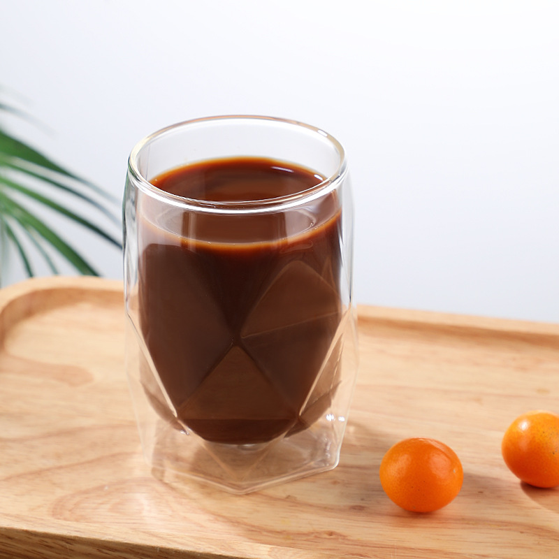 ถ้วยแก้วฉนวนสองชั้นทนความร้อนเรียบง่าย